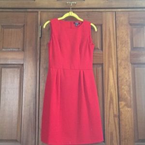 Sleeveless coral dress